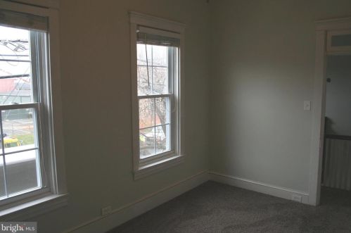 348 James St, Lancaster PA 17603-2831 exterior