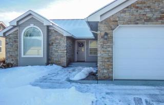 8608 Garden Ave, Yakima, WA 98908-8453