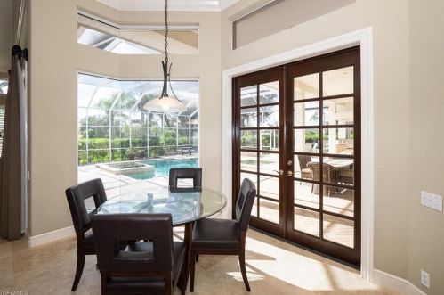 13770 Pondview Cir, Naples FL 34119-0912 exterior