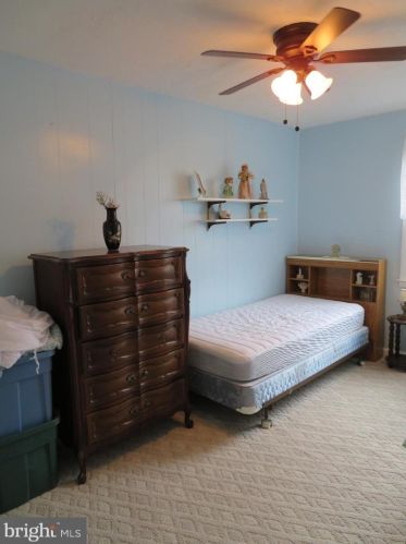 350 Krams Ave, Philadelphia PA 19128-4733 exterior