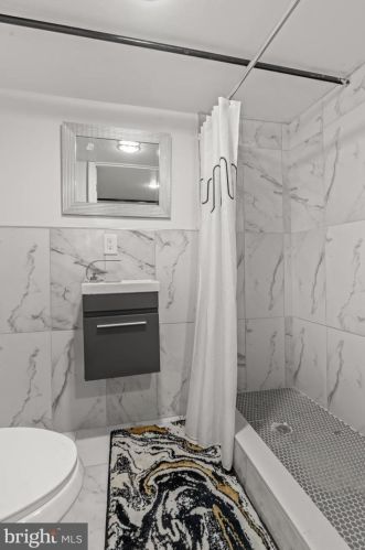 208 Spring Valley Rd, Darby PA  19023-1420 exterior