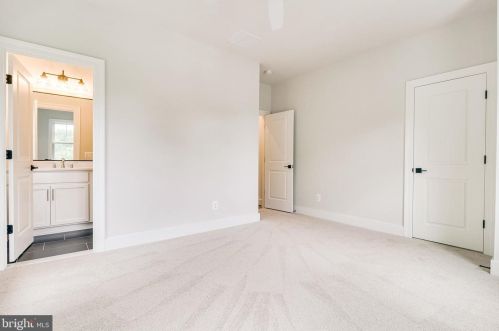 6208 Kellogg Dr, Mc Lean VA  22101-3121 exterior