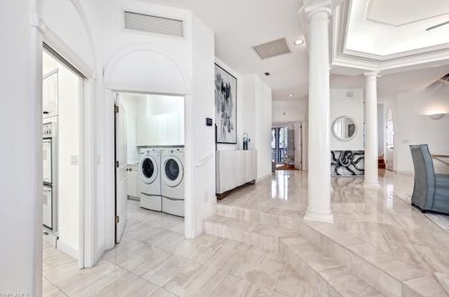 30 Casa Mar Ln, Naples FL 34103-3685 exterior