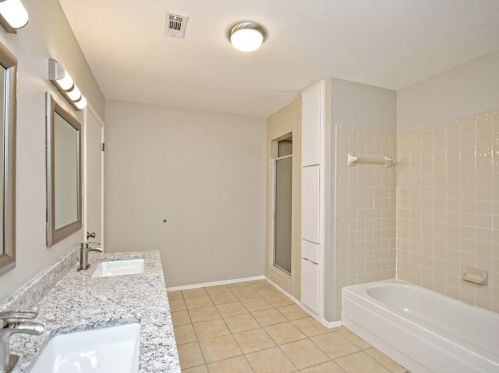 8302 Farmington Ct, Austin TX 78736-1744 exterior