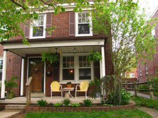 738 Madison St, Lancaster, PA 17602-2422