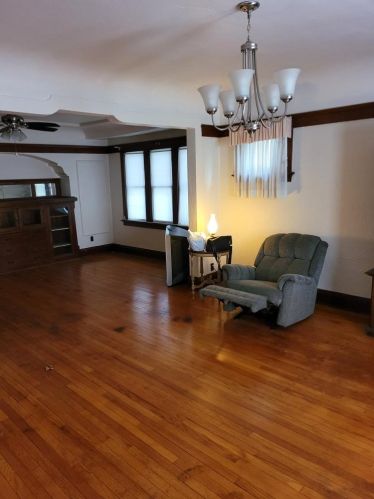 4744 37th St, Milwaukee, WI 53209-5946