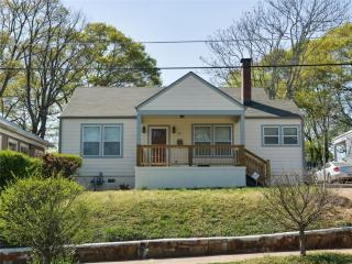 10 Leslie St, Atlanta, GA 30307-2724