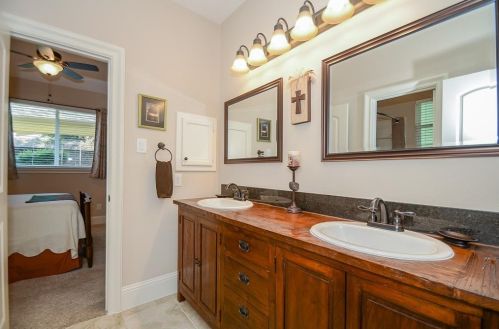 33110 Whitley Ct, Fulshear TX 77441-4301 exterior