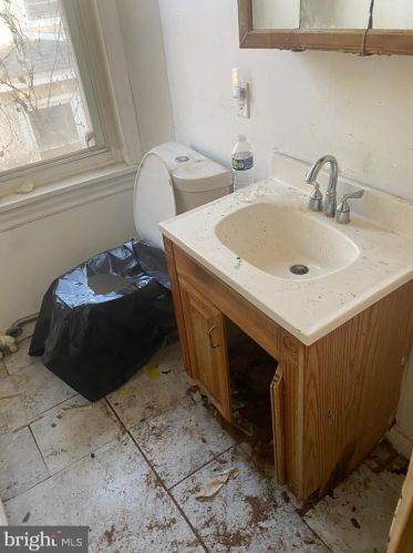 120 6 St, Darby PA 19023-2306 exterior