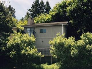 1350 Custer Dr, Portland, OR 97219-2751