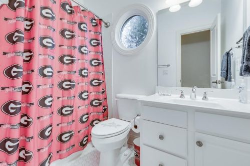 2337 Greenglade Rd, Atlanta GA 30345-3828 exterior