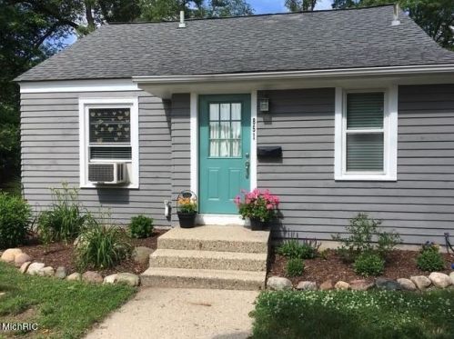 851 Ball Ave, Grand Rapids, MI 49503-1309