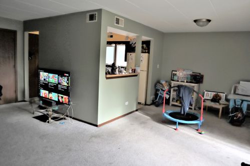 13050 Marquette Ave, Chicago, IL 60633-1750