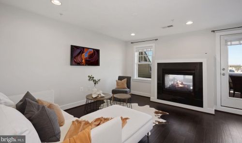 724 Diamond Ave, Alexandria VA 22301-1748 exterior