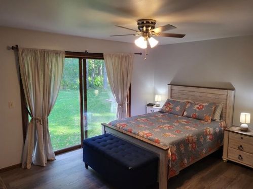 1204 Fleetwood Dr, Manitowoc WI 54220-2362 exterior