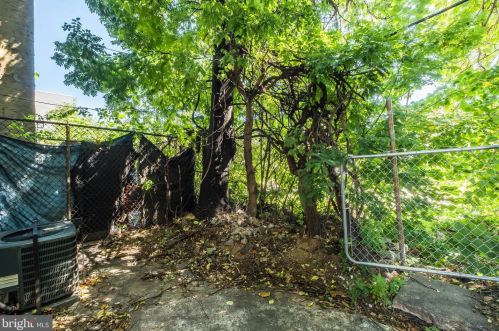 1725 Marshall St, Philadelphia PA 19120-0037 exterior