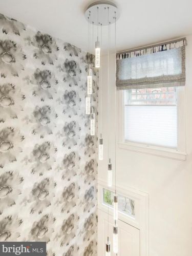 2109 Locust St, Philadelphia PA 19103-4802 exterior