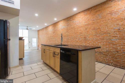 421 13 St, Philadelphia PA 19147-1142 exterior