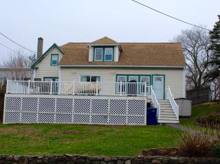 12 Cleveland St, Salem, MA 01970-2806