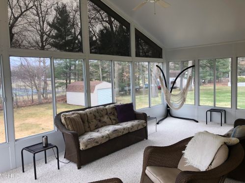 1665 Roberts Rd, Meskegon MI 49445-1549 exterior