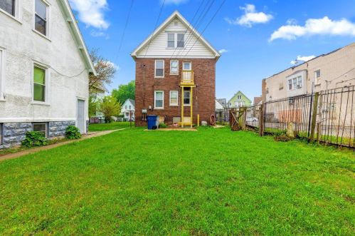 2121 Muskego Ave, Milwaukee WI  53215-2543 exterior