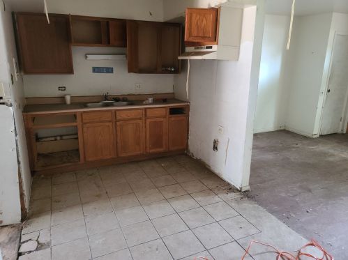 1009 Marquette Rd, Chicago IL 60621-1217 exterior