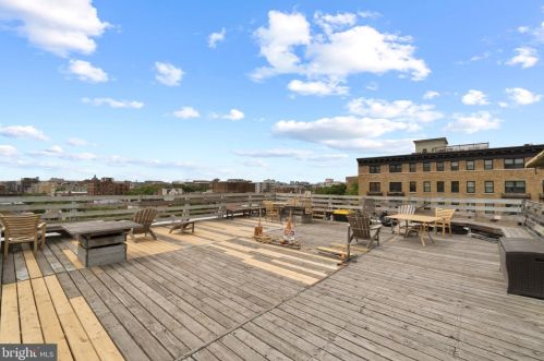 1725 17th St, Washington DC  20020-4781 exterior