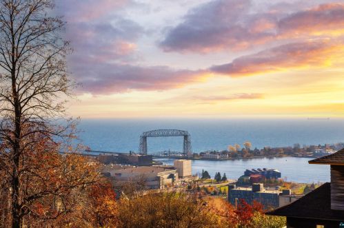 723 4th St, Duluth, MN 55806-2437