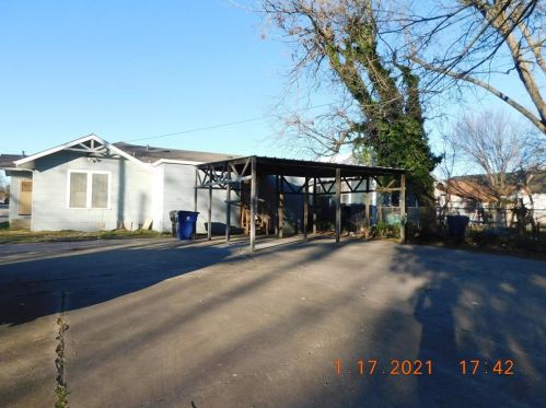 830 Crawford St, Denison TX  75021-4708 exterior