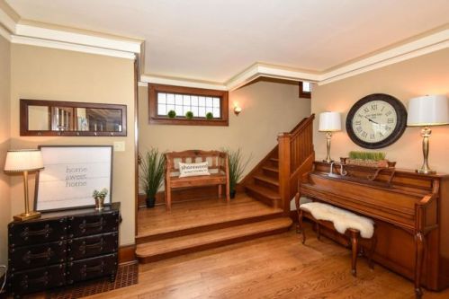 3933 Prospect Ave, Milwaukee, WI 53211-2423