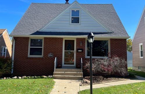 2640 71, Milwaukee WI 53219-2511 exterior