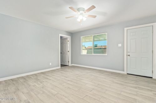 2925 42nd Ave, Phoenix AZ  85019-4323 exterior