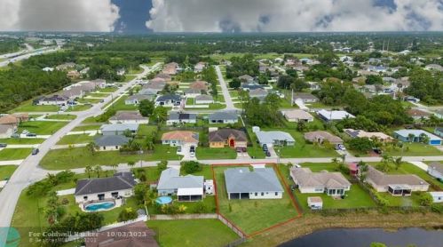 2470 Webster Ln, Fort Pierce FL 34953-5751 exterior