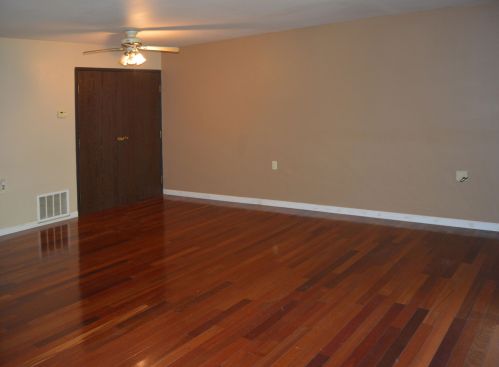 9108 Park Plaza Ct, Milwaukee WI 53223-2126 exterior