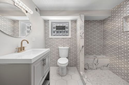 8009 Bishop St, Chicago IL 60620-3852 exterior