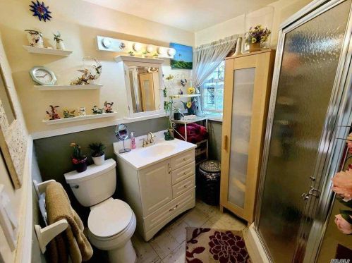 79 Berry St, Valley Stream NY 11580-3430 exterior