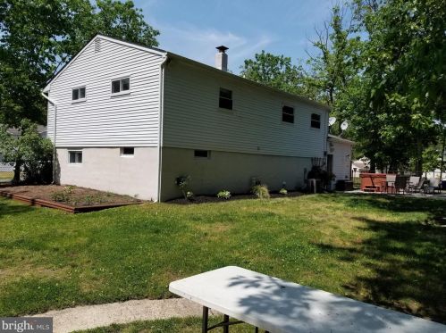 402 Wisconsin Trl, Browns Mills NJ 08015-5621 exterior