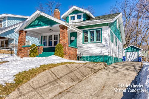 1824 Godwin Ave, Grand Rapids, MI 49507-2673