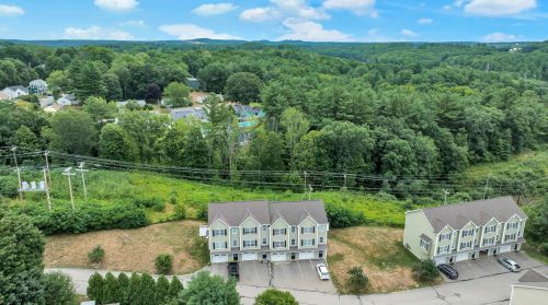 6 Townsend Dr, Dover NH 03820-6514 exterior