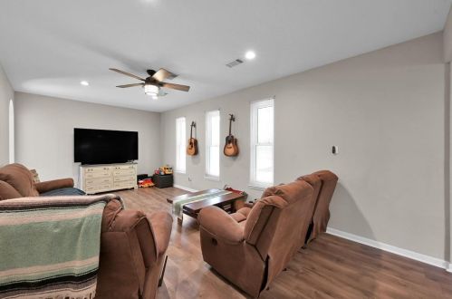 9803 Pne Pt Dr, Montgomery TX 77316-9148 exterior