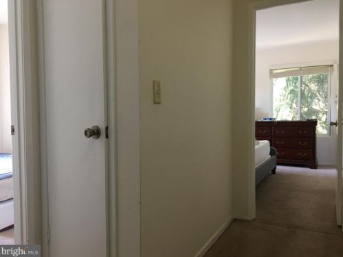 10741 Gloxinia Dr, Rockville MD 20852-3404 exterior