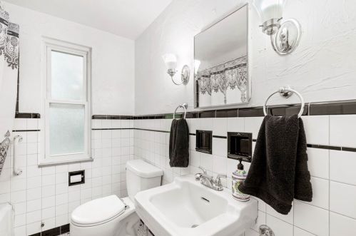 255 Cascade Rd, Pittsburgh PA 15221-4439 exterior