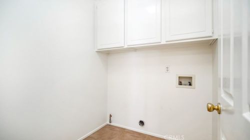 2940 Nau Ave, Tustin CA 92782-3377 exterior