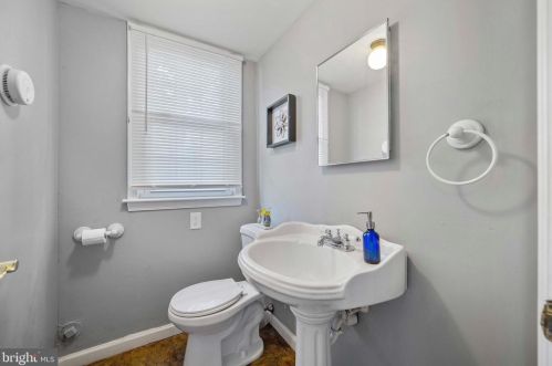 215 Main St, Pilesgrove NJ  08098-1043 exterior