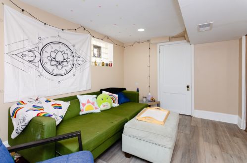 7942 Kenwood Ave, Chicago IL  60619-3411 exterior