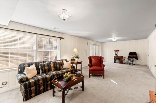 5645 Colton Dr, Atlanta GA 30342-1363 exterior