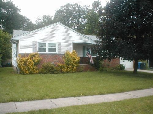 845 Coolidge Ave, Woodbridge, NJ 07095-3213