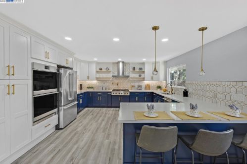 1945 Jameson Ct, Concord CA 94521-1609 exterior