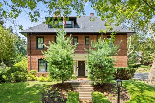 5439 Northumberland St, Pittsburgh, PA 15217-1128