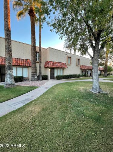 1320 Bethany Home Rd, Phoenix AZ  85014-2048 exterior